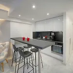Frgk Victoria 4 1br Terrace, Ac & Ultra-fast Wi-fi Cannes
