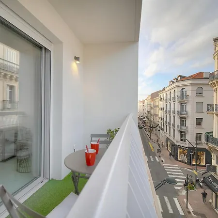 Frgk Victoria 4 1br Terrace, Ac & Ultra-fast Wi-fi Cannes