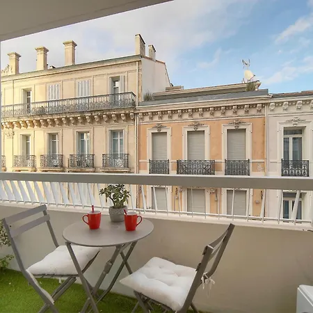 Frgk Victoria 4 1br Terrace, Ac & Ultra-fast Wi-fi Apartamento