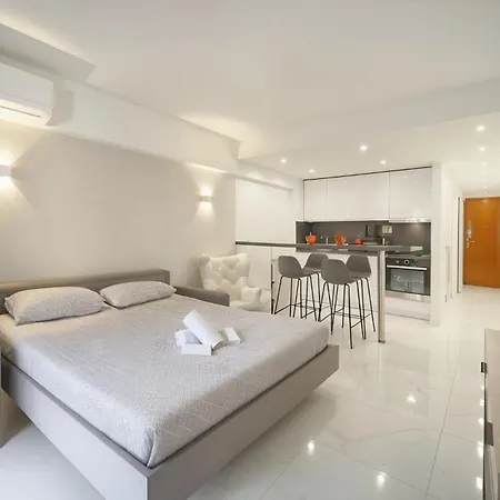 Frgk Victoria 4 1br Terrace, Ac & Ultra-fast Wi-fi *