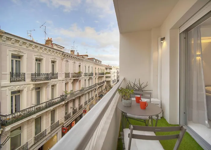 Frgk Victoria 4 1br Terrace, Ac & Ultra-fast Wi-fi * Cannes