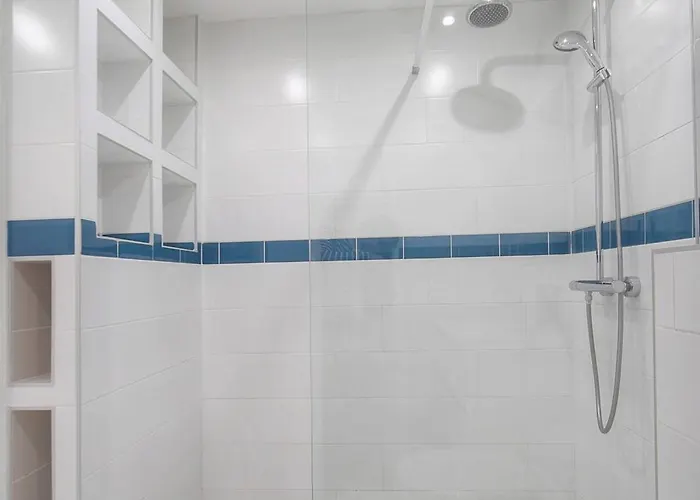 Frgk Victoria 4 1br Terrace, Ac & Ultra-fast Wi-fi Daire
