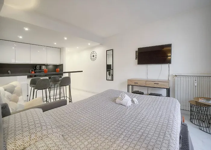 Daire Frgk Victoria 4 1br Terrace, Ac & Ultra-fast Wi-fi *