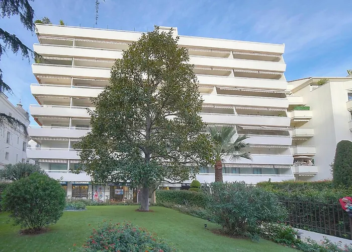 Frgk Victoria 4 1br Terrace, Ac & Ultra-fast Wi-fi Cannes